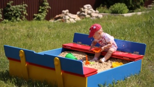 All about sandboxes with a lid