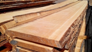 Features of cedar boards