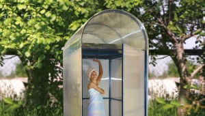 All about polycarbonate showers