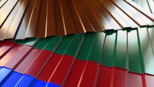 Choosing the color of the corrugated board for the fence