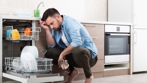 Why is the dishwasher bad at washing dishes and what to do?