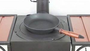 Gietijzeren ringen kiezen voor de oven
