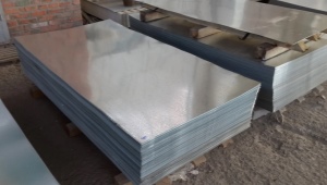 What are metal sheets and where are they used?