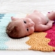 Strikkede tæpper til nyfødte