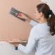 Gepleisterde muren om te schilderen: technologie en subtiliteiten van het proces