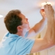 كيفية تغيير المصباح الكهربائي في سقف ممتد؟
