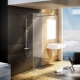 Různé sprchové stojany s baterií a horní sprchou