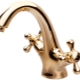 Gold taps: richness and luxury of the interior