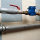Wie beseitigt man Kondenswasser an Kaltwasserleitungen?