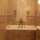 Plinten voor badkamers: een verscheidenheid aan keuzes en subtiliteiten van installatie