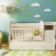 带抽屉柜的新生儿婴儿床：各种形状和尺寸，选择技巧