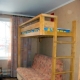 双层床，下面有沙发供父母使用：选择的种类和微妙之处