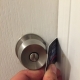 How to open an interior door lock without a key?
