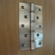 How to embed hinges into an interior door?
