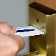 Încuietoare magnetică pe ușa din față: criterii de selecție și diagramă de instalare