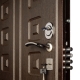 Cerradura de puerta con manija y pestillo: opciones de diseño y principio de funcionamiento
