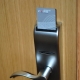门上的磁力锁：选择，操作原理和安装