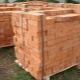 How much does a pallet of bricks weigh and what does the weight depend on?