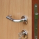 Cerraduras de embutir para puertas de madera: descripción e instalación.