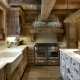 如何设计精美的小木屋式厨房？