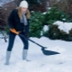 Plastic snow shovels: varieties and tips for choosing