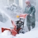 Self-propelled gasoline snow blowers: what are they and how to use them?