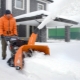 Self-propelled snow blowers: design features, model range