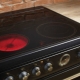 How to replace a hotplate on an electric stove?