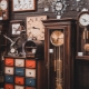 Starožitné nástěnné hodiny: historie a modely starožitných hodin