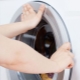 How to open the door of the Hotpoint-Ariston washing machine?