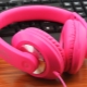 Wie wählt man rosa Kopfhörer aus?