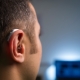 Hörverstärker: Funktionen, beste Modelle und Tipps zur Auswahl