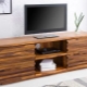 Auswahl an TV-Ständern aus Holz