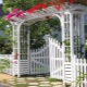 Ideas for creating a decorative wooden picket fence