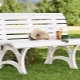 Plastic benches: features and choices