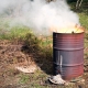 Características de la incineración de basura en el sitio en un barril.