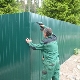 Wie kann man das Profiblech an den Zaun schrauben?