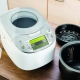 هل يمكن غسل الوعاء والأجزاء الأخرى من جهاز الطهي متعدد الوظائف في غسالة الأطباق وكيف يتم ذلك بشكل صحيح؟