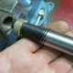 Features of extractors for loosening nuts and bolts