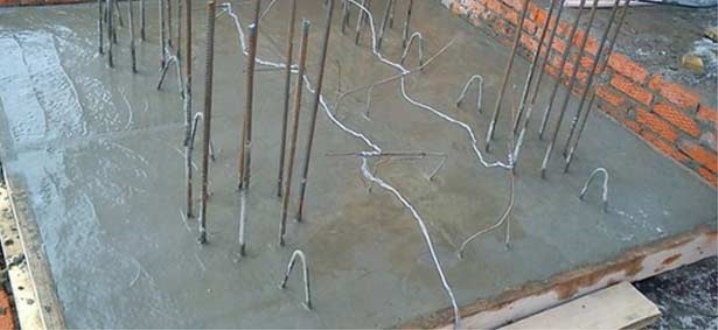Heating up concrete with electrodes