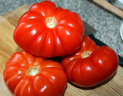 طماطم تين أحمر